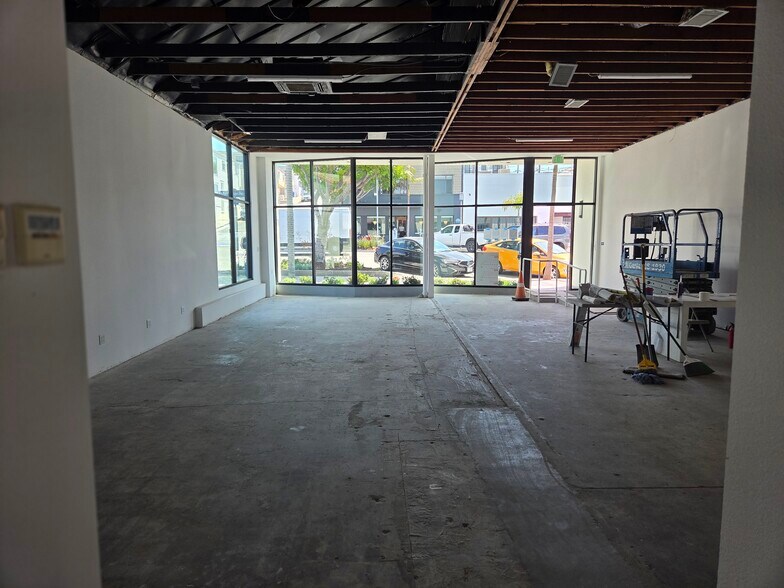 More Photos Of 1141-1151 Manhattan Ave, Manhattan Beach Storefront For Lease