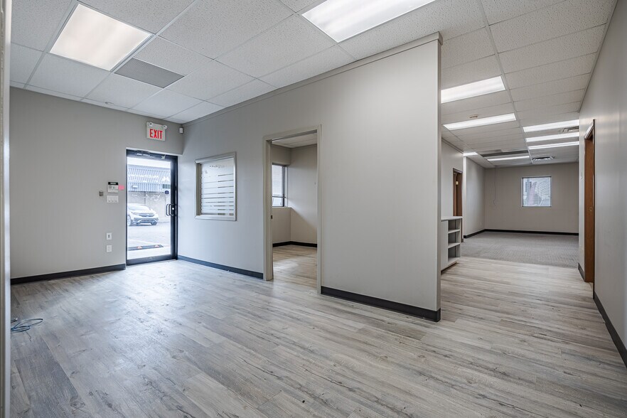 More Photos Of 5704 44 St, Lloydminster Office For Lease