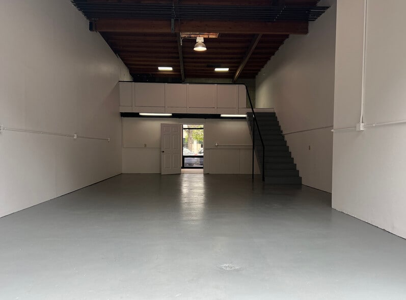 More Photos Of 2057 Goodyear Ave, Ventura Manufacturing For Sale