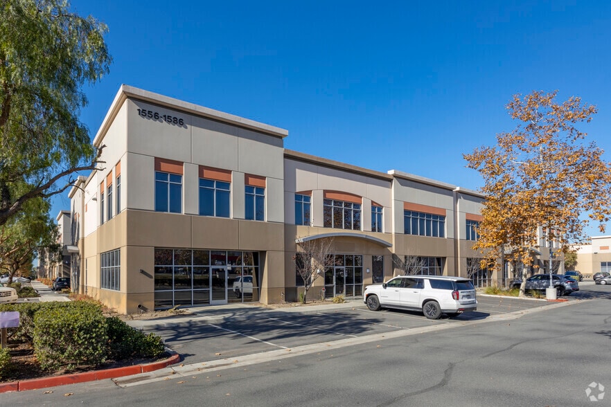 More Photos Of 1556-1586 Lancaster Point Way, San Diego Flex For Sale