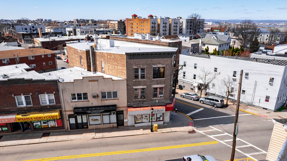 More Photos Of 390 Fairview Ave, Fairview Apartments For Sale