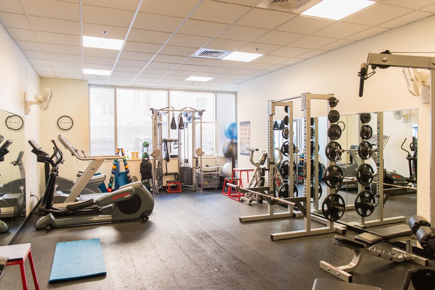More Photos Of 2331 Mill Rd, Alexandria Office For Lease