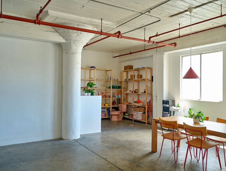 More Photos Of 1922 E 7th Pl, Los Angeles Light Manufacturing For Lease