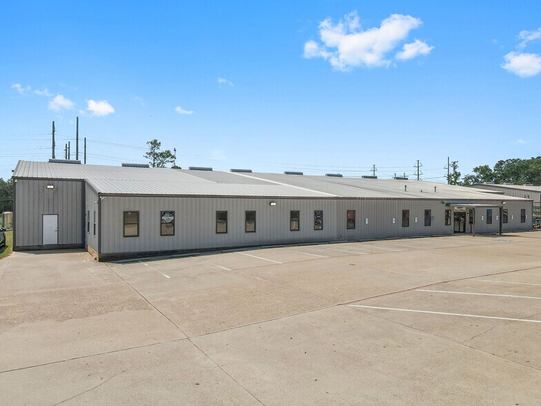 More Photos Of 13391 E Fm 1097 Rd, Willis Manufacturing For Sale