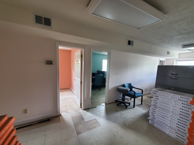 More Photos Of 715 S Shamrock Rd, Bel Air Office Residential For Sale