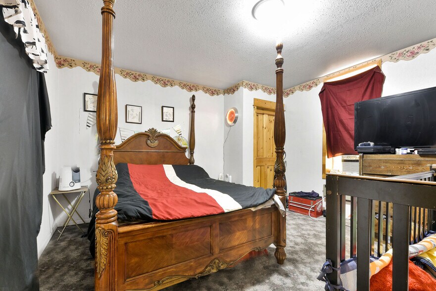 More Photos Of 16 N Main St, Payette Storefront Retail Residential For Sale