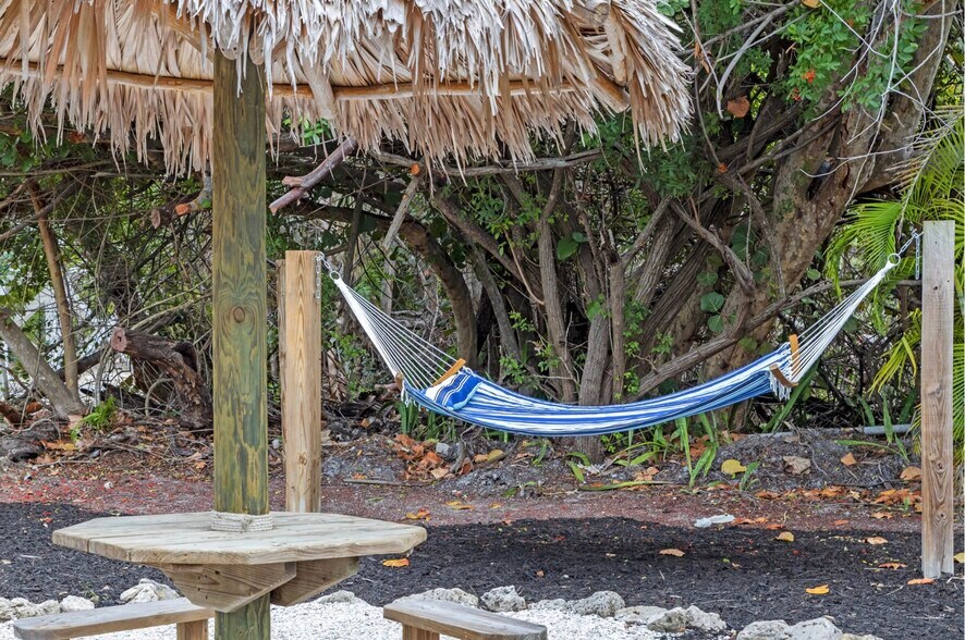 More Photos Of 706 Donax St, Sanibel Hotel For Sale