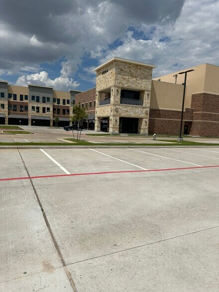 More Photos Of 4899 Highway 6, Missouri City Storefront Retail Office For Sale