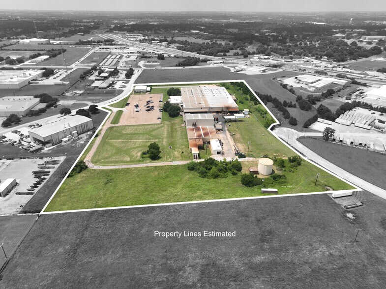 More Photos Of 1901 Longwood Dr, Brenham Manufacturing For Sale