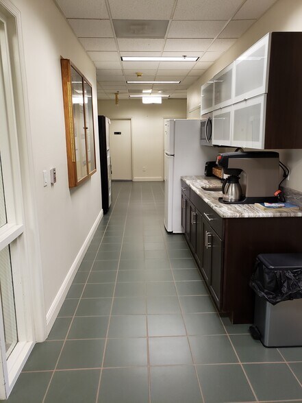 More Photos Of 13131 University Dr, Fort Myers Office For Lease