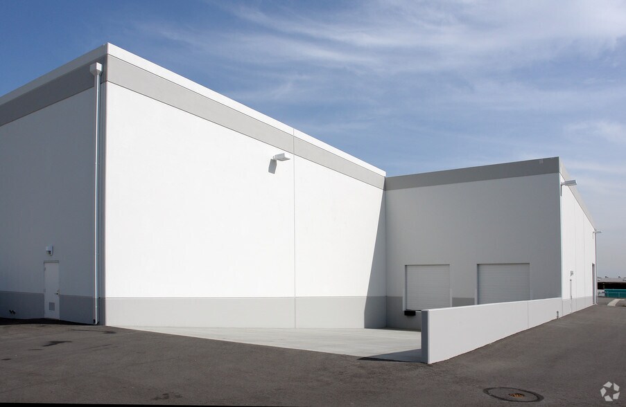 More Photos Of 13165 Sandoval, Santa Fe Springs Warehouse For Lease