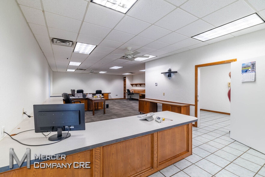 More Photos Of 10108 NW 10th St, Yukon Warehouse For Sale