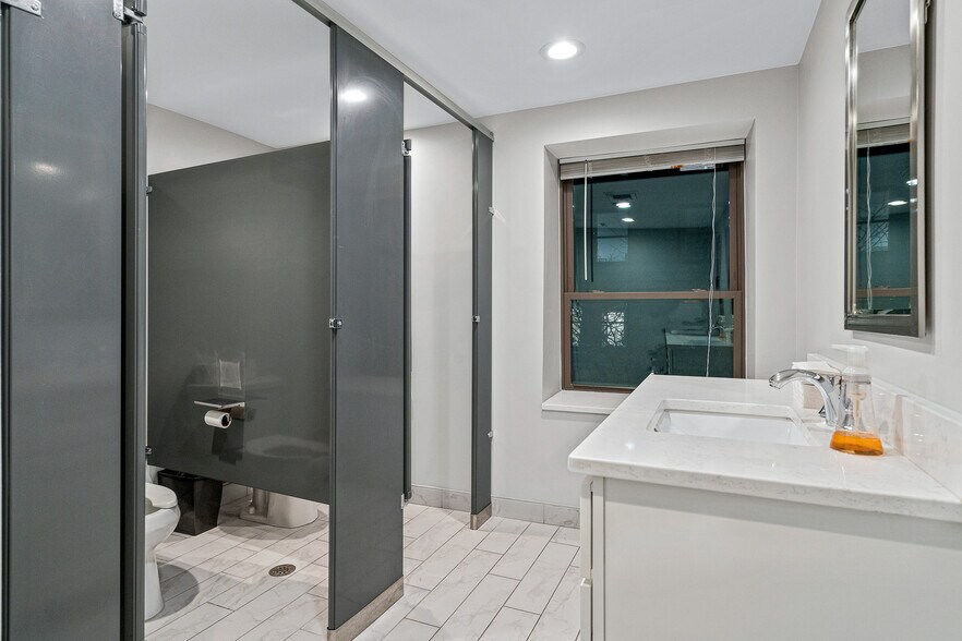 More Photos Of 21 Merchants Row, Boston Loft Creative Space For Sale