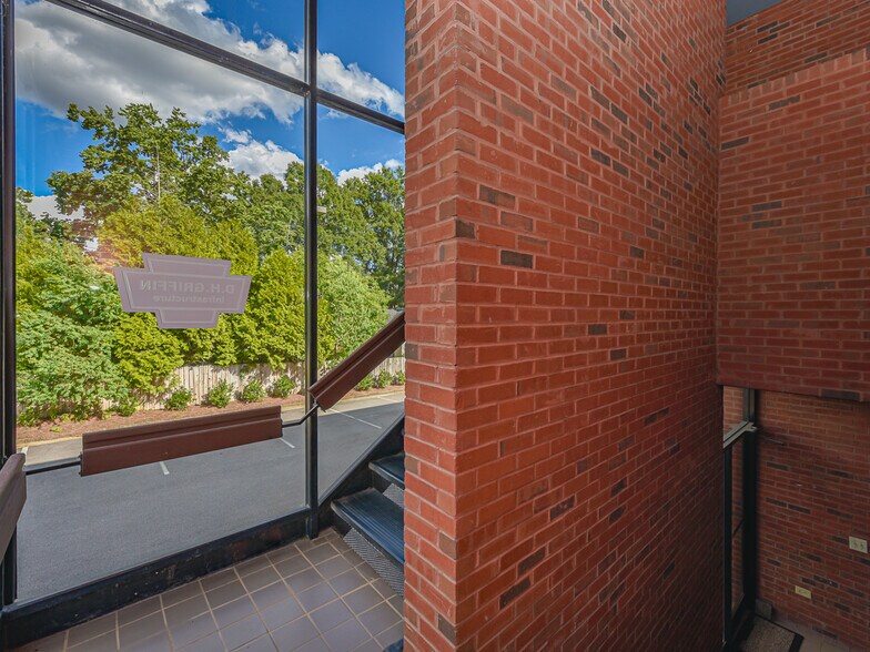 More Photos Of 5104 Western Blvd, Raleigh Office For Lease