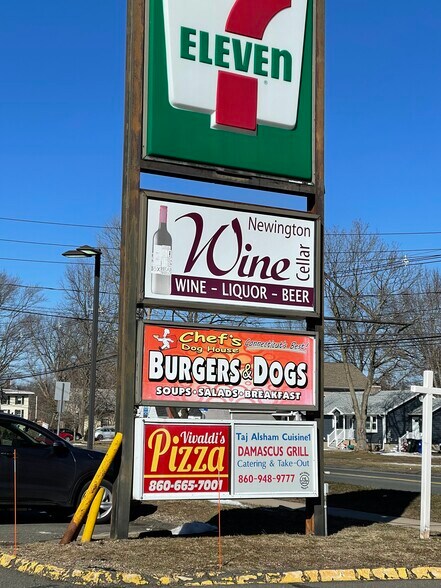 More Photos Of 337 Willard Ave, Newington Freestanding For Lease