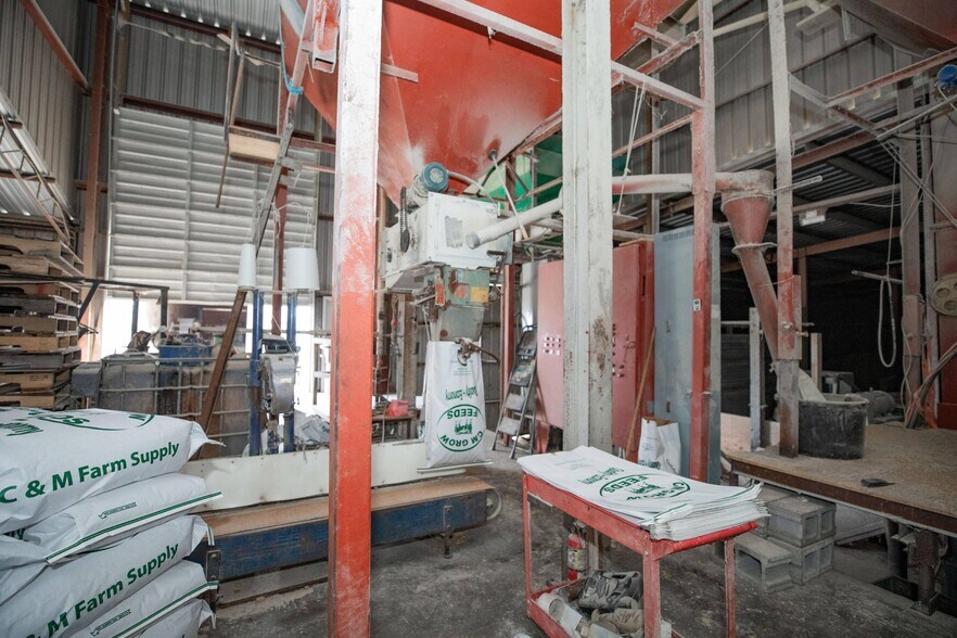 More Photos Of 9705 SE 1300th Rd, Humansville Industrial For Sale