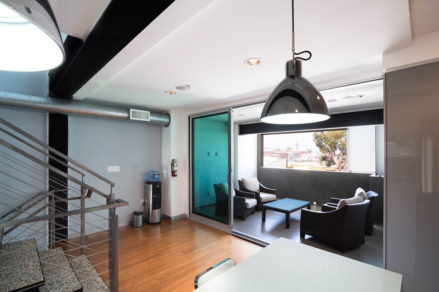 More Photos Of 215-237 California St, El Segundo Loft Creative Space For Lease