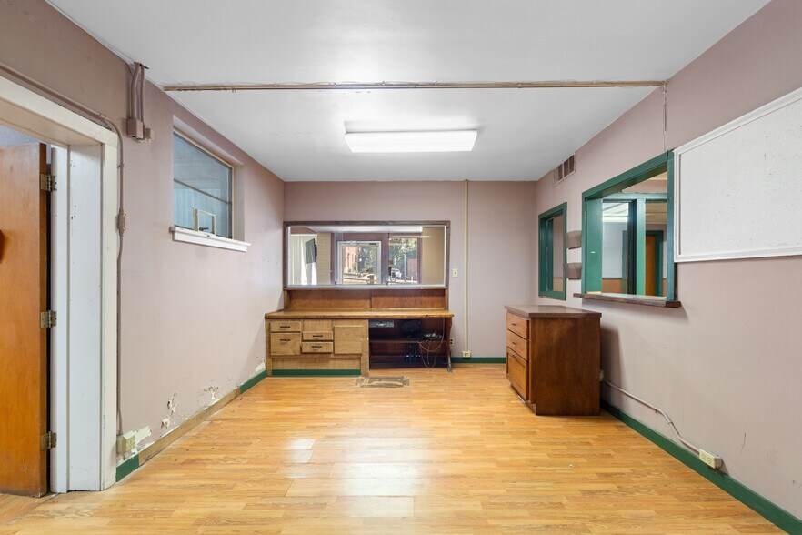 More Photos Of 116 E Robert S Kerr Blvd, Wynnewood Medical For Sale
