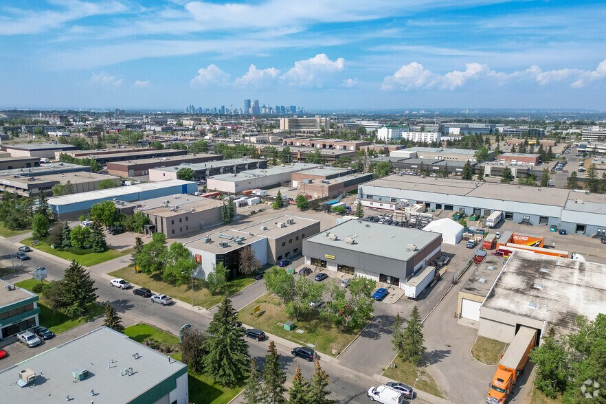 More Photos Of 3605 29th St NE, Calgary Warehouse For Lease