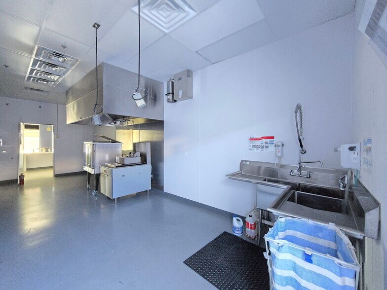 More Photos Of 5840 S Rainbow Blvd, Las Vegas Fast Food For Lease