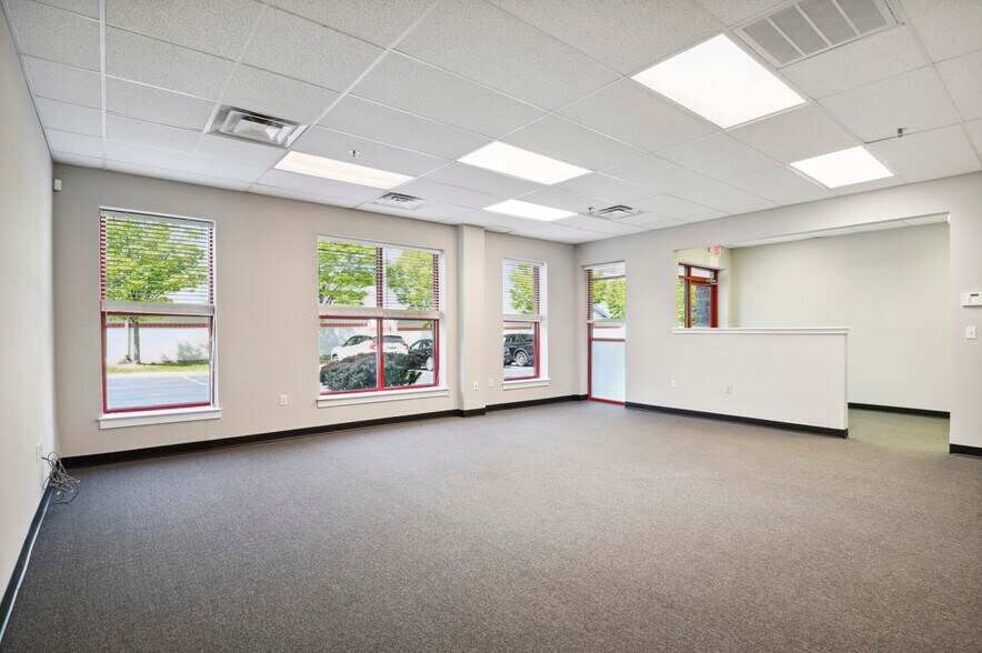 More Photos Of 161-191 Edgemoor Rd, Wilmington Light Distribution For Lease