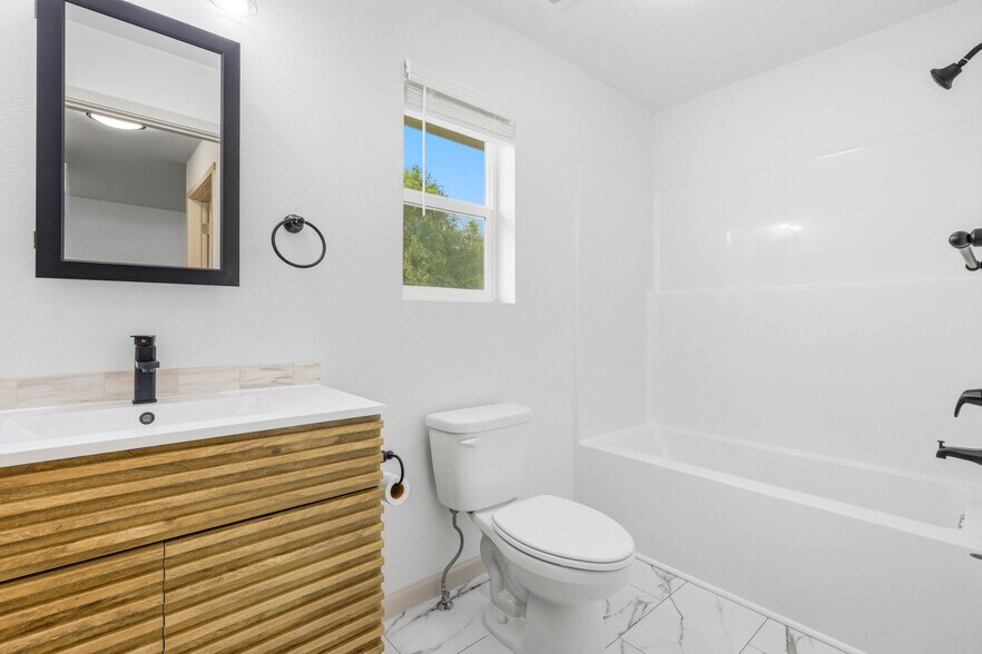 More Photos Of 255 NE Fourth St, Irrigon Specialty For Sale