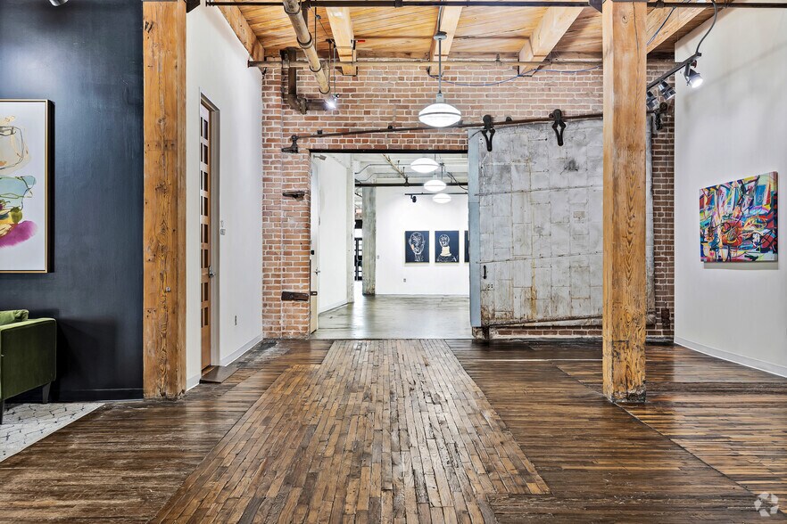 More Photos Of 1113 Vine St, Houston Loft Creative Space For Lease