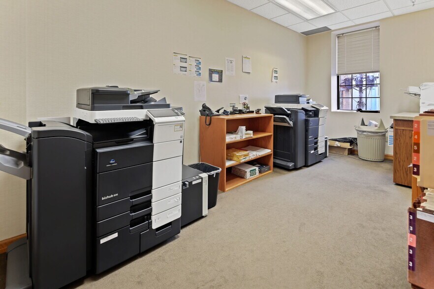 More Photos Of 11 N 7th Ave N, Saint Cloud Office For Sale