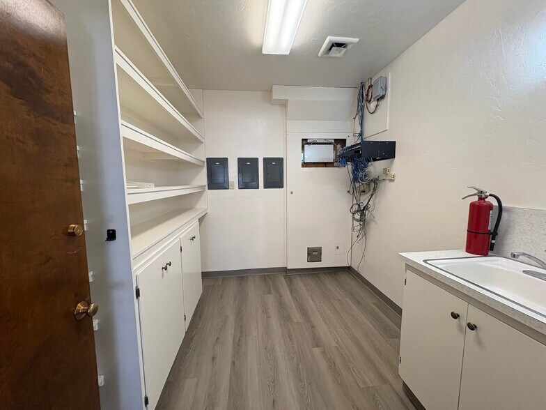 More Photos Of 470 Camino El Estero, Monterey Office For Lease
