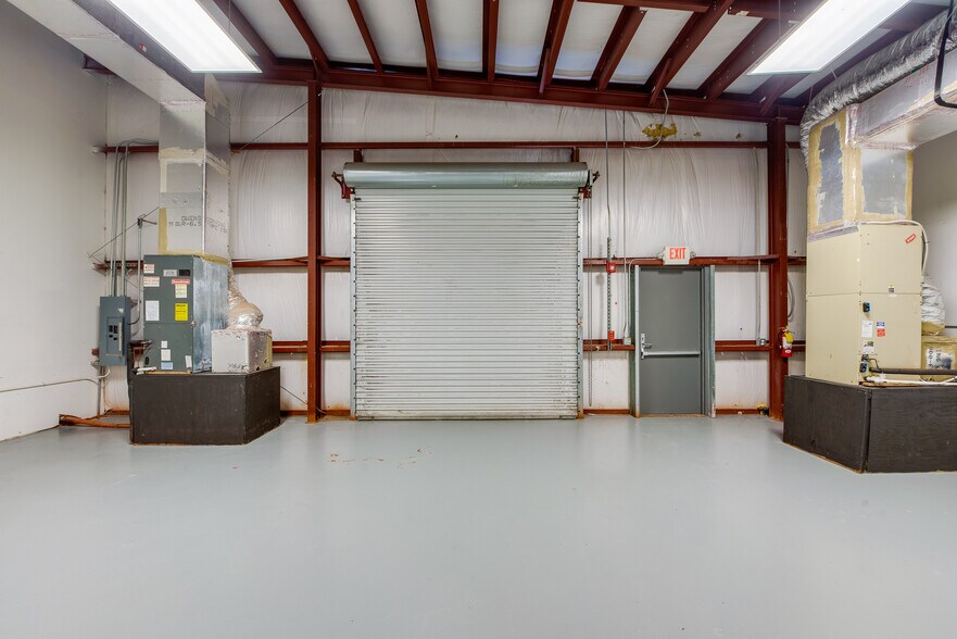 More Photos Of 955 Orange Ave, Daytona Beach Freestanding For Lease
