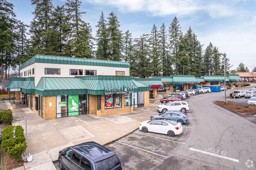 More Photos Of 901-999 SW Highland Dr, Gresham General Retail For Lease