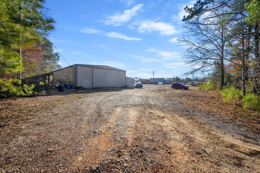 More Photos Of 1277 E Martin Luther King Dr, Broken Bow Office For Sale