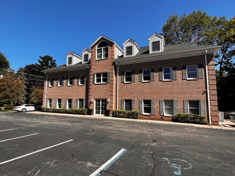 More Photos Of 300 North Ave, Cranford Medical For Lease