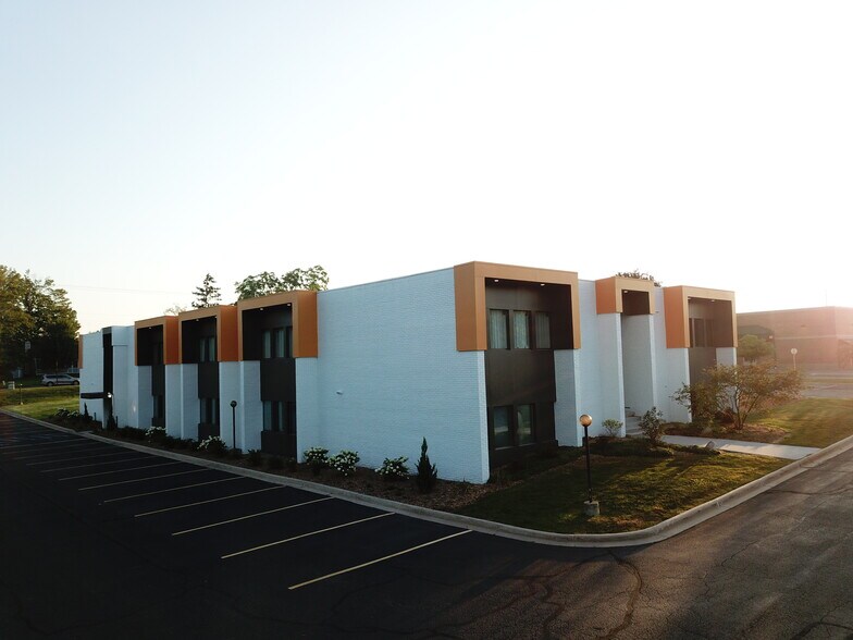 More Photos Of 4500 Cascade Rd SE, Grand Rapids Medical For Lease