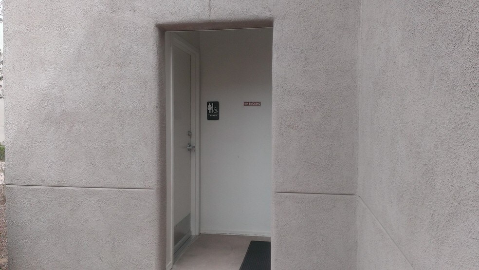 More Photos Of 512 E Whitehouse Canyon Rd, Green Valley Medical For Sale