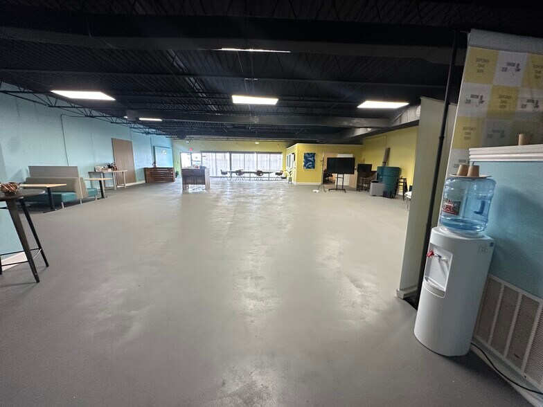 More Photos Of 8934 Broadway St, San Antonio Freestanding For Lease