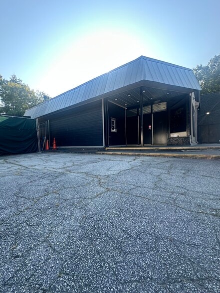 More Photos Of 7716 N Main St, Jonesboro Freestanding For Sale