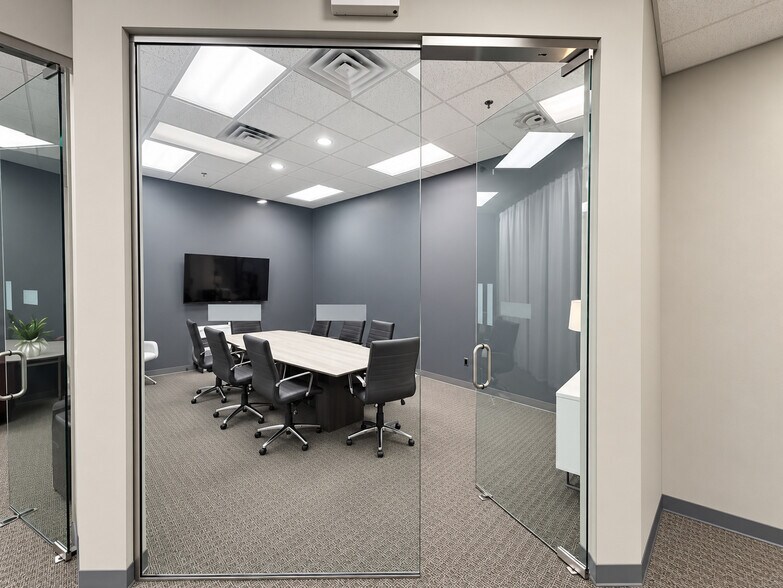More Photos Of 1009 MacArthur Blvd, Mahwah General Retail For Lease