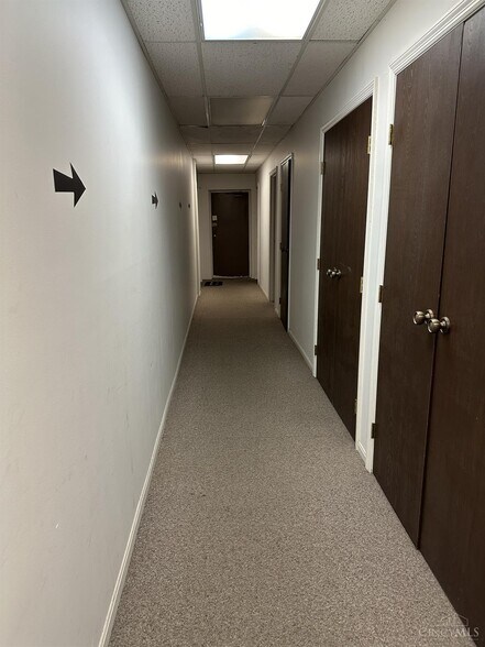 More Photos Of 2010-2040 Anderson Ferry Rd, Cincinnati Unknown For Lease