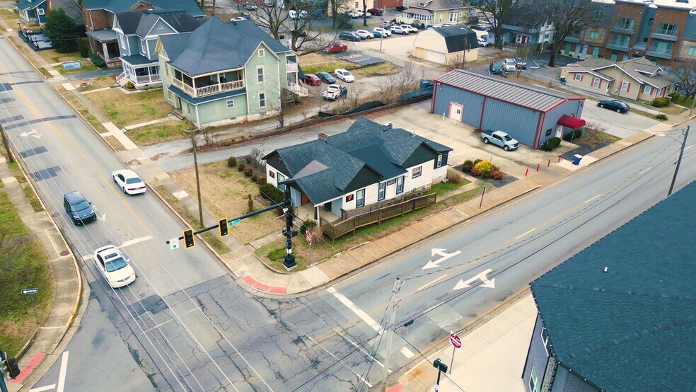 More Photos Of 701 Chestnut St, Bowling Green Office For Lease