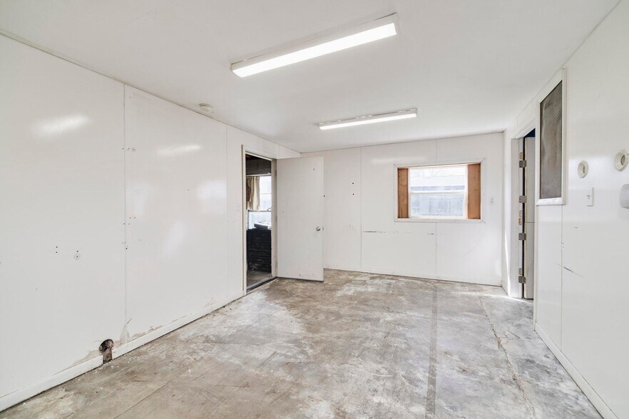 More Photos Of 4990 Main St, Onekama Freestanding For Sale