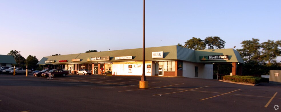 More Photos Of 1080-1140 Old Country Rd, Riverhead Unknown For Lease