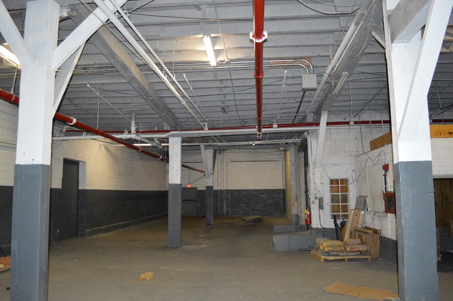 More Photos Of 12-01 34th Ave, Long Island City Warehouse For Lease