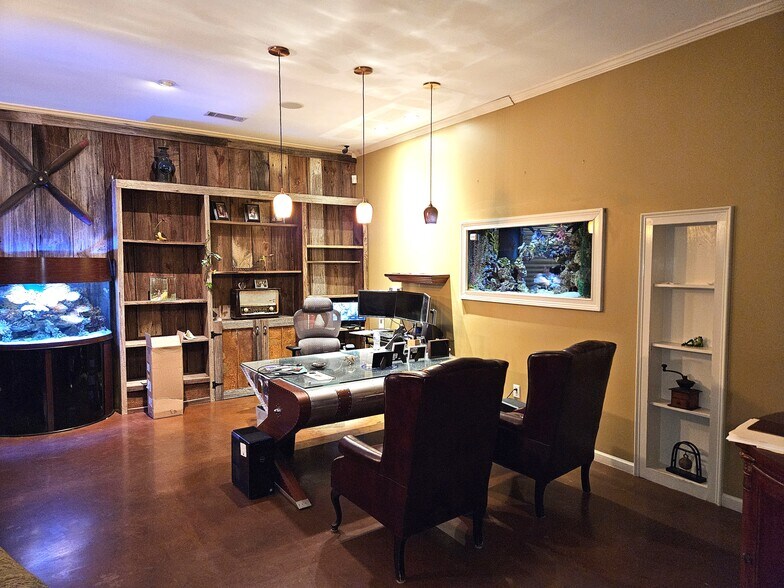 More Photos Of 4462 Bretton Ct NW, Acworth Flex For Sale