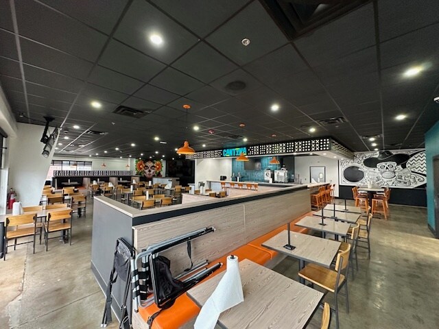 More Photos Of 502 N Main St, Stillwater Restaurant For Lease