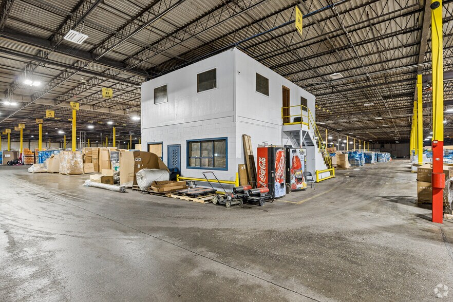More Photos Of 50 Greenhill Rd, Eldorado Warehouse For Lease