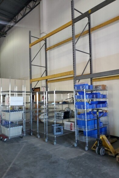 More Photos Of 11850 Livingston Rd, Manassas Warehouse For Lease