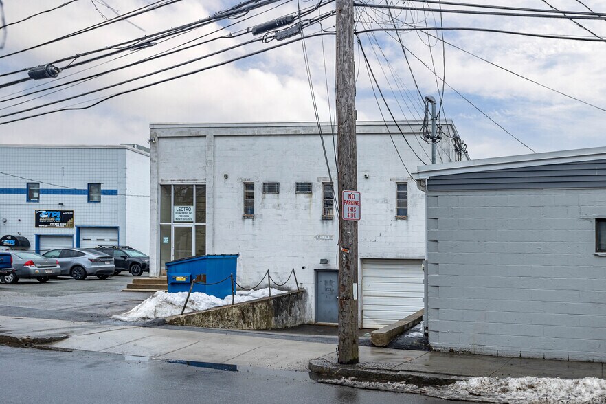 More Photos Of 39 Calvary St, Waltham Warehouse For Sale