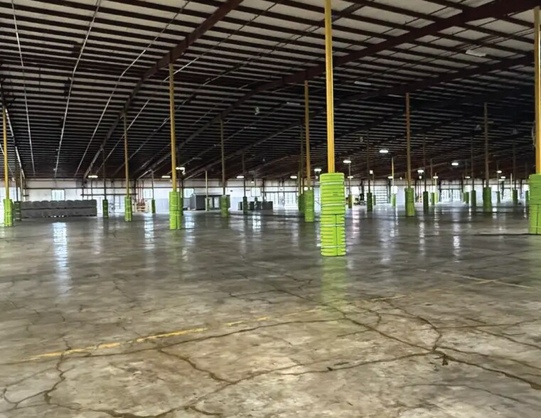 More Photos Of 2019 Jackson St, Monroe Warehouse For Lease