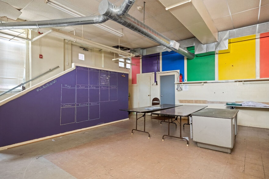 More Photos Of 501 Elizabeth St, Charleston Flex For Sale